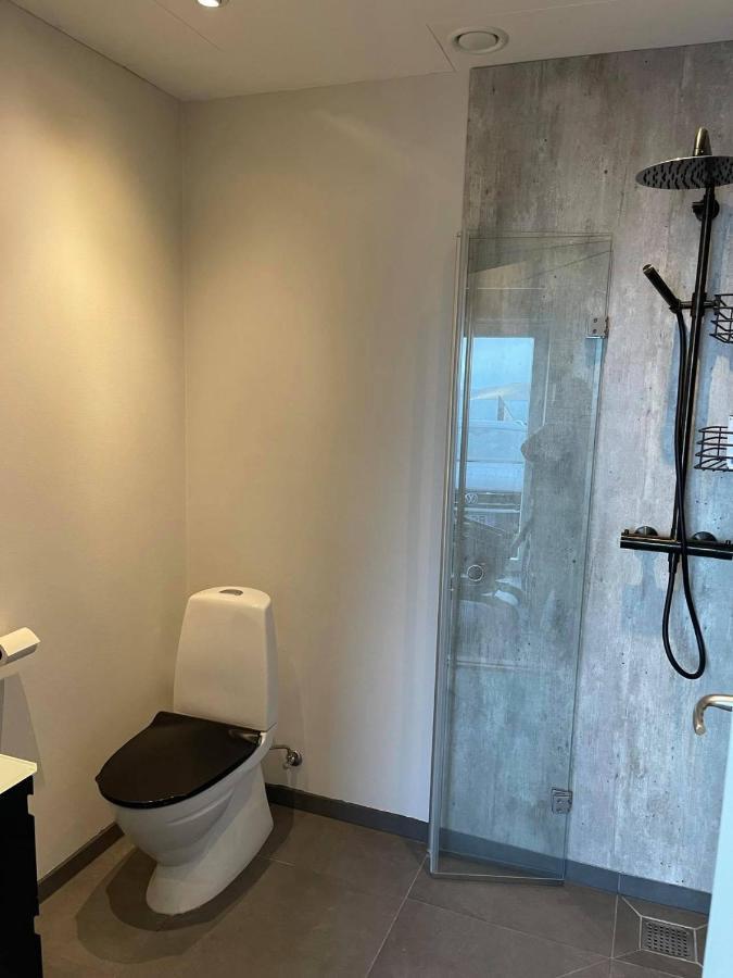 Modern Apartment With City & Oceanside View Tórshavn Esterno foto