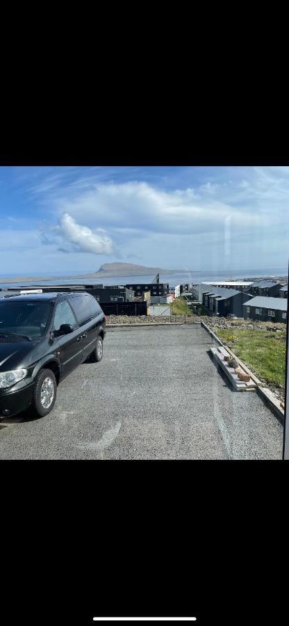Modern Apartment With City & Oceanside View Tórshavn Esterno foto